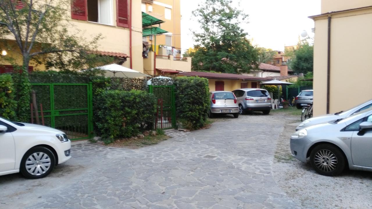 Residence Hotel Vittoria Tirrenia Exterior foto
