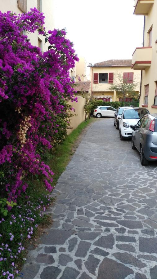 Residence Hotel Vittoria Tirrenia Exterior foto